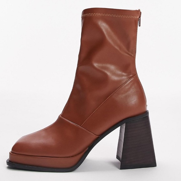Topshop Maddie Block heel sock boot in brown (tan) - Picture 5 of 5